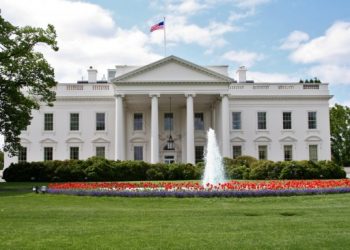 Arrestohet personi që përplasi kamionin pranë Shtëpisë së Bardhë