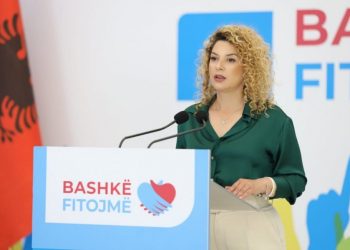 ‘Veliaj mashtroi për 40 shkollat’, Bardhi: Media vërtetoi manipulimin