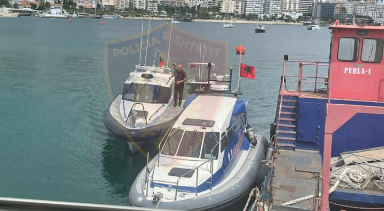 Sezoni turistik, policia nis kontrollet mbi mjetet motorike të ujit/ Bllokohet skafi në Ksamil