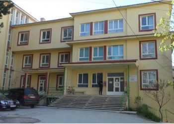 ‘Benz-i’ përplaset me kamionin në Korçë-Pogradec, 2 të plagosur