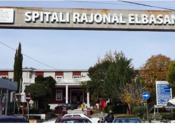 Bie nga lartësia duke punuar në një ndërtesë, arrestohet pronari