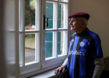 Tifozi 100-vjeçar: Dhuroj pensionin vetëm që të fitojmë ndaj Milanit