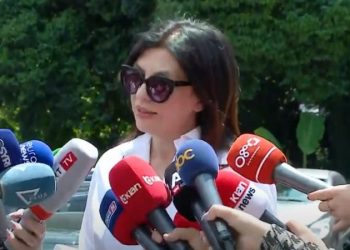 A duhet të japë dorëheqjen Berisha? Ja si përgjigjet Topalli