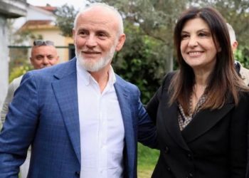 Topalli mbështet Haxhiun në garën për Bashkinë e Kurbinit