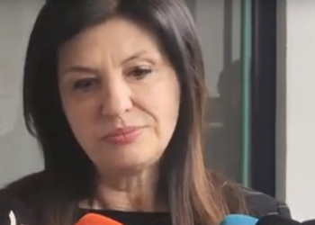 “Zero investime në Shkodër”/ Jozefina Topalli voton me familjen