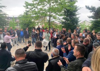 Partia Socialiste merr Bashkinë e Tropojës, qytetarët nisin festën