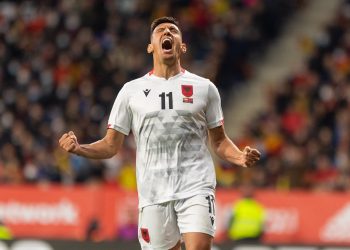 U shpall ‘Këpuca e Artë’ në La Liga 2, Duka dhe Silvinjo përshëndesin Uzunin