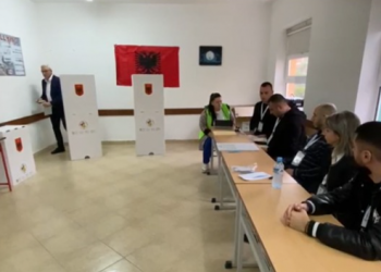 Elbasan/ Mungesa e internetit, problem për votimin në disa fshatra