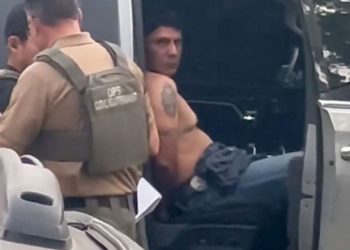 Teksas/ Vrau 5 fqinjët e tij, arrestohet autori i fshehur në dollap