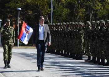 Tensionet në Veri të Kosovës, Vuçiç vendos ushtrinë në gjendje gatishmërie