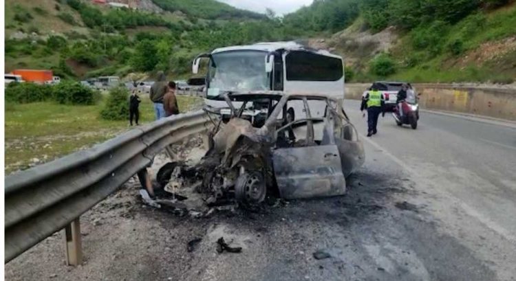Pamje nga aksidenti i frikshëm në Qafë – Thanë