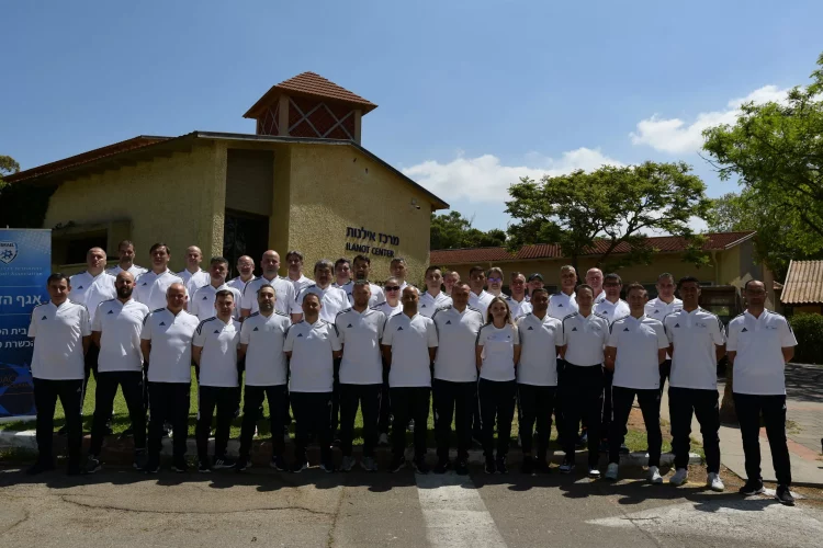Zyrtarë të FSHF në seminarin “UEFA Share”, diskutohet programi i zhvillimit për trajnerët e portierëve