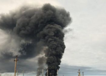 Përfshihet nga zjarri depoja ruse e naftës në Krime