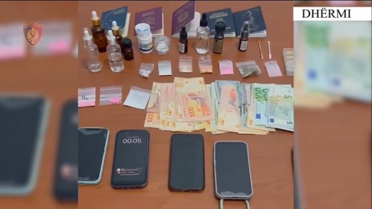 Spanjollë, brazilianë, argjentinas dhe italianë kapen duke shitur drogë ekstazi në Dhërmi