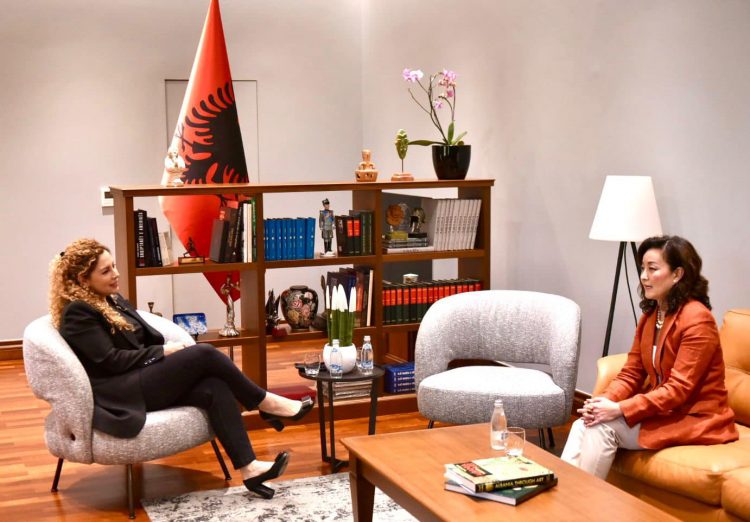 Rrugët tona do të kryqëzohen, Xhaçka takon Kim: E trishtueshme të largohet një mike