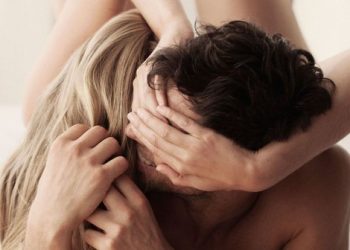 Doni të mposhtni stresin? Ja sa herë në ditë duhet të bëni dashuri