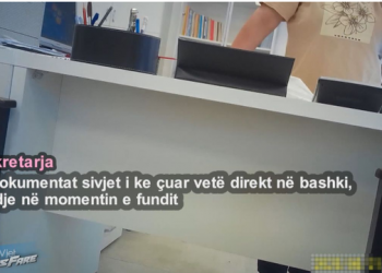 Humbet bursën, ‘zhduken’ dokumentet që dorëzoi në shkollë/ Drejtoresha e kërcënon nëse rasti bëhet publik