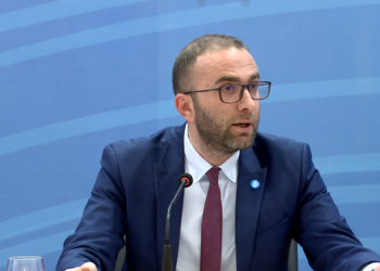 Pas kryesisë, Bardhi mbledh grupin parlamentar, mesazhi për demokratët