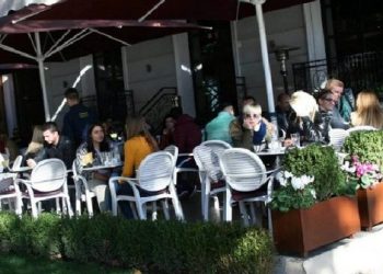 Shifra demoralizuese, 70% e të rinjve shqiptarë flenë në kuzhinë, nuk kanë as…