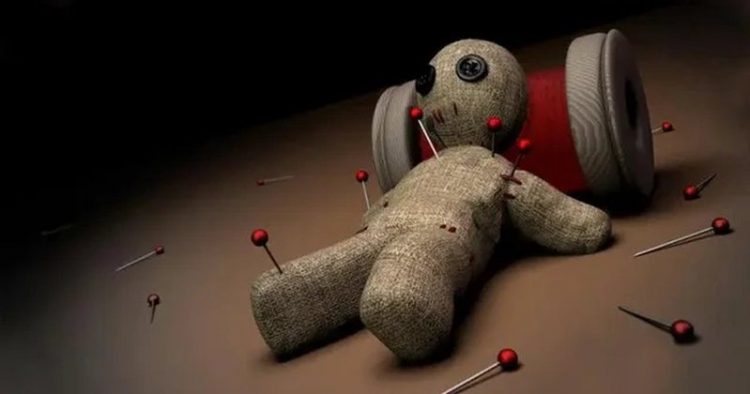 Magji për të rënë në dashuri, astrologia e njohur: Ja shenjat që tregojnë se jeni prekur