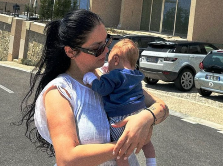 Nga vendosja e emrit, te lindja natyrale dhe kilogramët në shtatzëni/ Fifi jep detaje