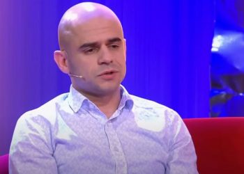 “Prindërit pësuan aksident, humbëm të gjitha financat”/ Aktori i njohur i humorit rrëfehet