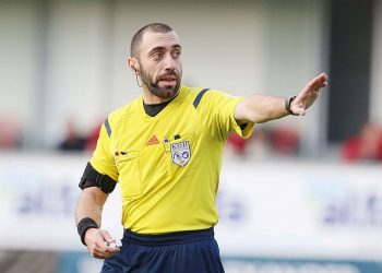 Ishujt Faroe-Shqipëri, ja arbitri që do mbajë drejtësi në takimin mes dy kombëtareve (EMRI)