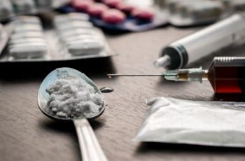 Raporti i OKB: Më shumë njerëz po injektojnë droga në nivel global
