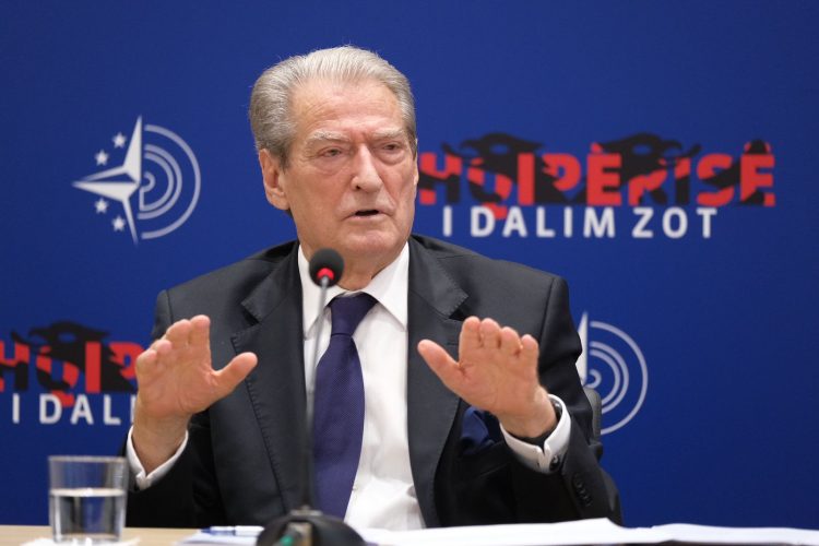 Berisha: 160 mijë persona u nisën të votojnë, por u kthyen pas. Vepër e Ramës