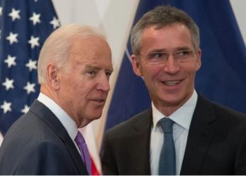 Tensionet ndërkombëtare bëjnë që Biden t’i kërkojë një favor të madh Stoltenbergut