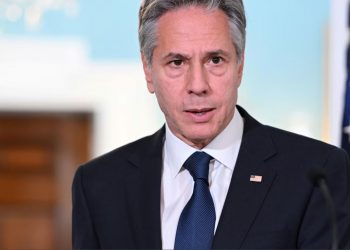 Blinken shpreson që ofensiva ukrainase do të detyrojë Putinin të negociojë