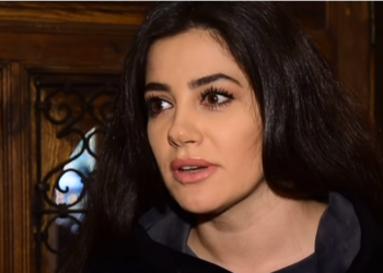 Video/ “Kisha u mrekullua me twerkun tim, shqiptarët popull mizerabël “, çfarë po ndodh me Arjola Demirin?