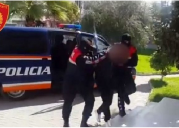 Gati për atentat? Qarkullonte me armë zjarri me vete, e pëson keq “i forti” në Tiranë (Emri)