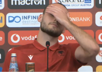 “Oh f*ck”, Mario Mitaj bllokohet dhe ndërpret intervistën