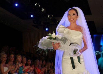 Dalin detajet e para nga fustani i nusërisë së Arbana Osmanit (FOTO LAJM)