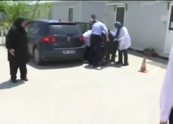 Detaje/ Brenda spitalit në kampin e muxhahedinëve, disa persona të plagosur (Video)