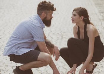 Ja tre shenja të zodiakut që mund të dashurohen me shikim të parë