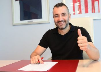 Klubi i njohur europian prezanton trajnerin e ri