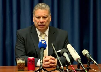 Escobar paralajmëron edhe Vuçiç: T’i kthesh shpinën marrëveshjes, do të thotë t’i kthesh shpinën Evropës