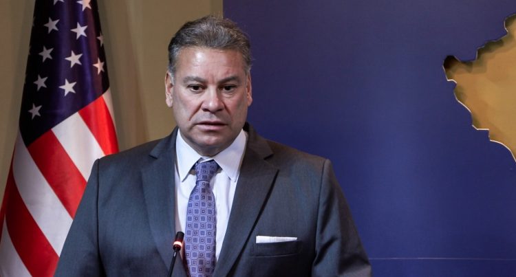 Rrëmbimi i tre policëve në Kosovë/ Escobar nesër mban konferencë për media