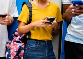 Finlanda synon të reduktojë varësinë e fëmijëve nga smartfonët