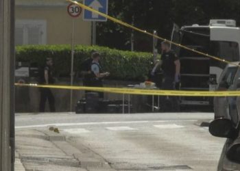 Një person qëllon drejt turmës, vret 19-vjeçarin