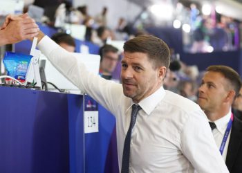 Sauditët “nuk të falin”, edhe Gerrard joshet nga paratë e sheikëve