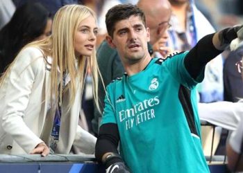 “Mezi prisnin për të njollosur emrin tënd”/ Bukuroshja izraelite mbron Courtois