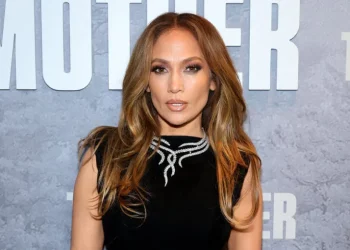 Jennifer Lopez bën ndryshimin më të papërshtatshëm të sezonit
