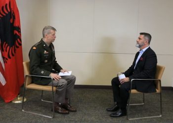 Situata në Kosovë, Gjen. Hokanson: Shmangia nga përpjekjet për stabilitet, shqetësuese