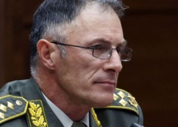 Gjenerali serb i kërkon KFOR-it të mbrojë serbët në Kosovë