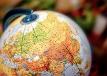 Beteja për Euroazinë: Kina, Rusia dhe aleatët e tyre autokratë përballë aleancës së drejtuar nga SHBA