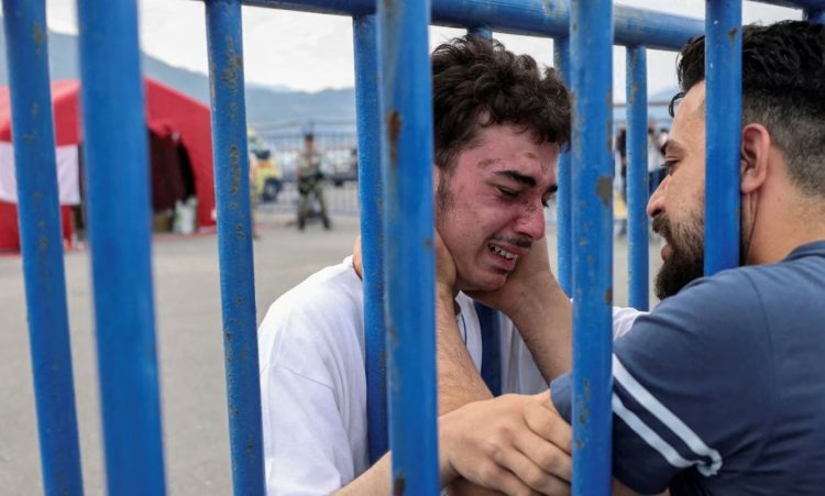 Qindra të zhdukur ndërsa Greqisë i kërkohet të hetojë mbytjen e anijes me migrantë