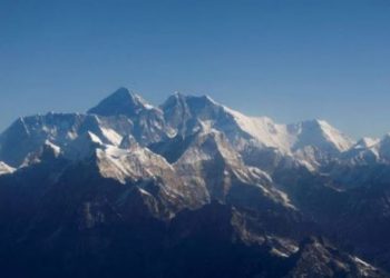 Shkencëtarët alarmojnë botën: Akullnajat në Himalaja po shkrihen!